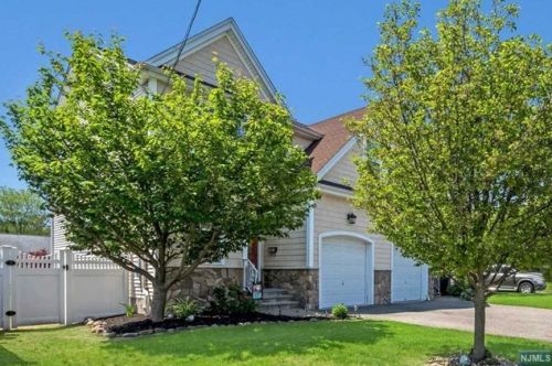 94 6th Ave, Paterson, NJ 07506-2112