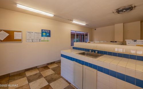 1810 Blacklidge Dr, Tucson AZ  85719-2772 exterior