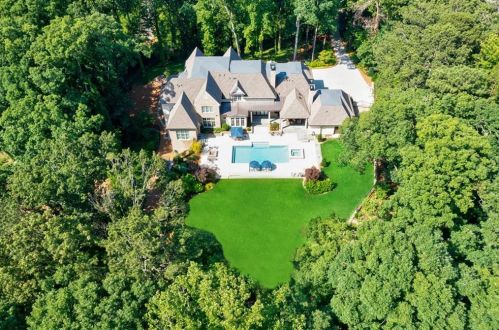 1185 Conway Dr, Atlanta, GA 30327-3641