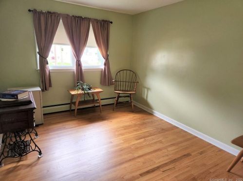 39 Derby St, New Britain CT 06053-3115 exterior