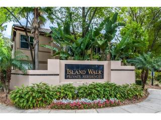 637 Arbor Lake Ln, Tampa, FL 33602-5795