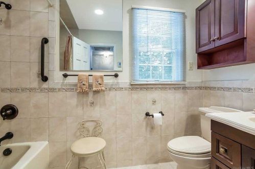 89 Luyster St, Huntington Station NY 11746-4422 exterior