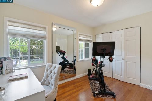 196 Hazel Dr, Concord CA  94523-2916 exterior