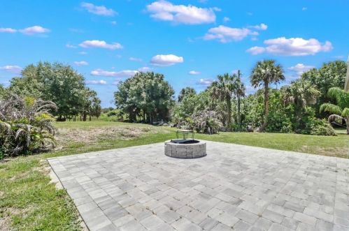 510 16 St, Naples FL 34117-9420 exterior