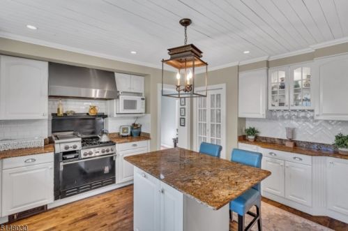 234 Old York Rd, Bridgewater NJ 08807-2686 exterior