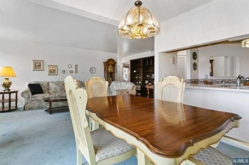 62 Amethyst Ln, Paterson NJ 07501-3361 exterior