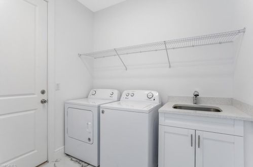 4450 16 Ave, Naples FL 34120-2366 exterior