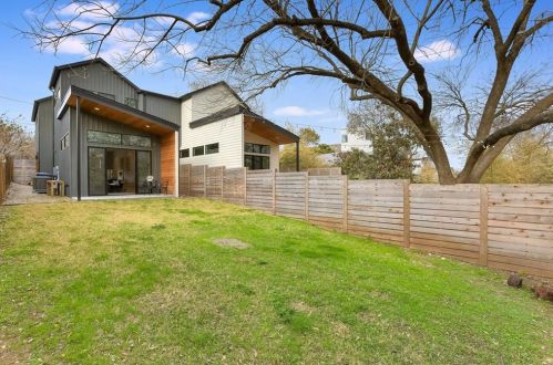 2709 14th St, Austin, TX 78702-1503