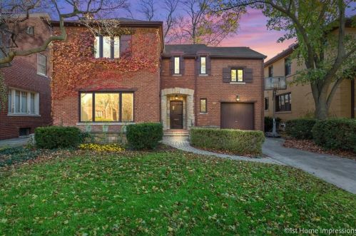 9853 Hamilton Ave, Chicago, IL 60643-1726