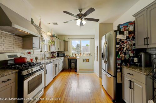 17 Locust Ave, West Long Branch NJ  07764-1547 exterior