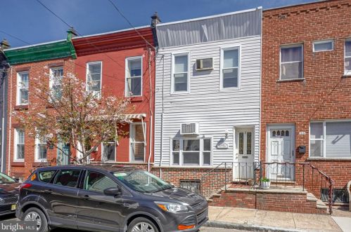 1521 Emily St, Philadelphia, PA 19145-3027