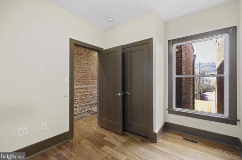 706 4th St, Washington DC  20003-4205 exterior