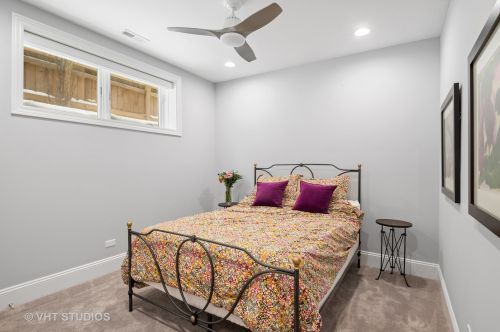 1654 Carmen Ave, Chicago IL 60640-2703 exterior