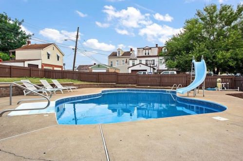 2121 Magnolia St, Pittsburgh PA exterior