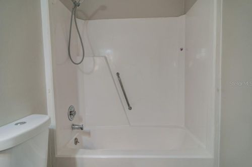 10112 Enchanted Oaks Ct, Tampa FL  33615-1616 exterior