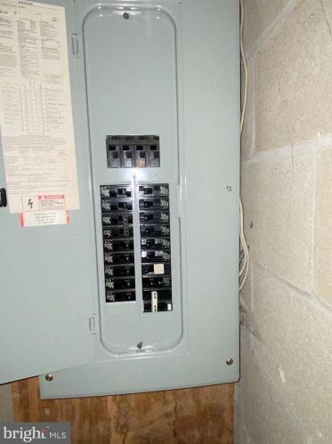 76 Gardenia Dr, Hanover PA 17331-3454 exterior