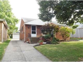 9105 Memphis Villas Blvd, Cleveland, OH 44144-2434