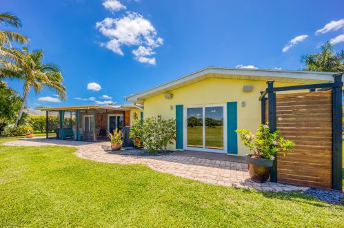 2984 Santa Anita St, Fort Pierce FL  34952-6007 exterior