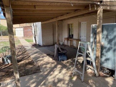 374 20 Dr, Phoenix AZ 85009-3819 exterior