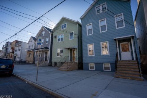 64 New York Ave, Newark NJ 07105-1211 exterior