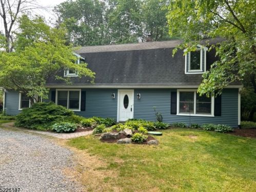 222 Pine St, Hackettstown, NJ 07840-1710