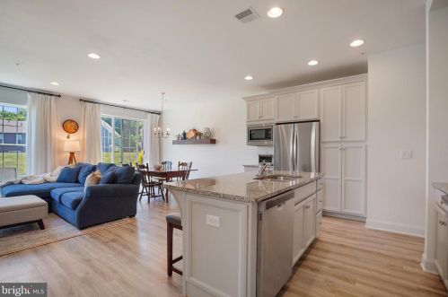 2222 Red Fox Dr, Hummelstown PA 17036 exterior