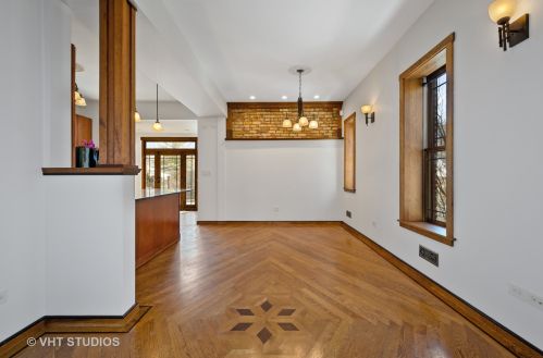 2013 Greenleaf Ave, Chicago IL 60645-3509 exterior