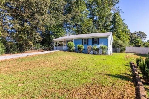 3053 Centerville Rosebud Rd, Lithonia GA  30039-5314 exterior