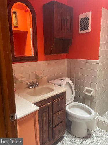 5657 Loretto Ave, Philadelphia PA 19149-3212 exterior