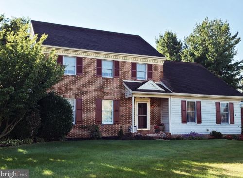 2005 Chapel Frg Dr, Lancaster PA 17601-1654 exterior