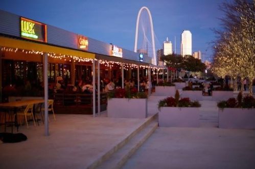 832 Blaylock Dr, Dallas TX  75203-1382 exterior