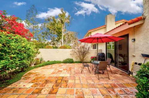 803 Creekside Dr, Fullerton CA 92833-2176 exterior