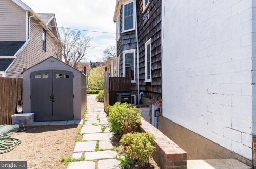 206 S St, Washington DC  20002-1571 exterior