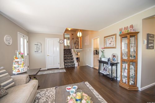 15 Ramita Ln, Commack NY  11725-1917 exterior