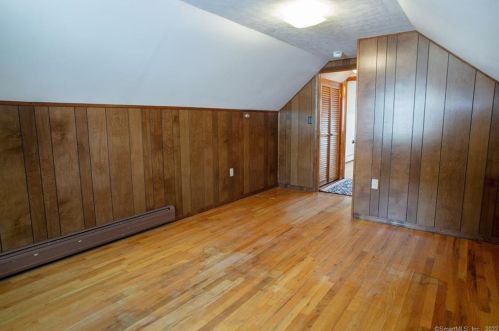 5 Litchfield Dr, Enfield CT 06082-5807 exterior