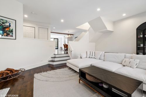 1733 Hoyne Ave, Chicago IL 60647-5541 exterior