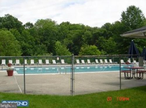 25 Jasmine Ct, Trenton NJ 08648-4808 exterior