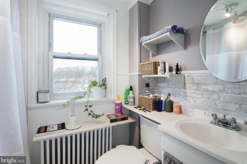 426 Leverington Ave, Philadelphia PA 19128-3314 exterior