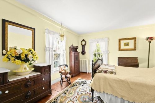 206 Norwalk Rd, Norwalk CT 06850-4316 exterior