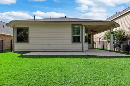 8642 Lighthouse Lk Ln, Humble TX 77346-5802 exterior