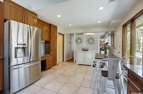 69 Kendrick Ln, Huntington Station NY 11746-7829 exterior