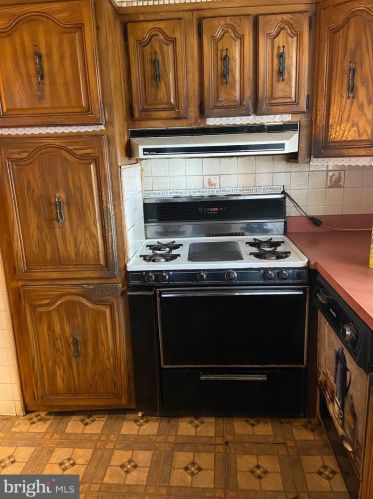 2812 Cedar St, Philadelphia PA 19134-4449 exterior