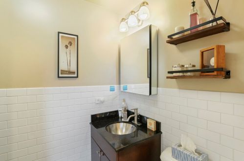 3429 Oakley Ave, Chicago IL 60608-6027 exterior