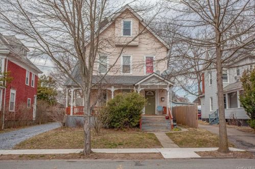 912 Orch St, Peekskill NY 10566-2728 exterior