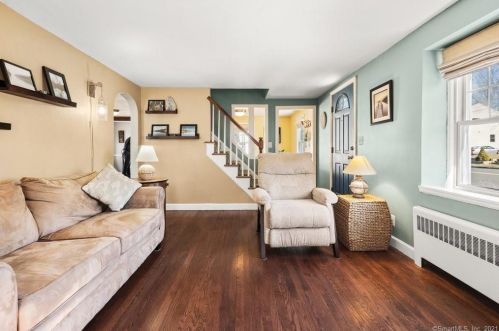 68 Irving St, Manchester CT 06042-3029 exterior