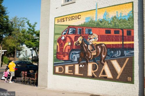 1801 Commonwealth Ave, Alexandria VA 22301-1403 exterior