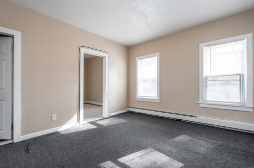 57 Fox St, Worcester MA 01604-4331 exterior