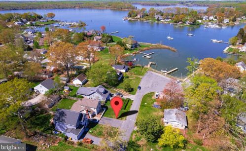 313 Cadle Ave, Edgewater, MD 21037-4808