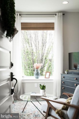 1249 Kenyon St, Washington DC 20010-2421 exterior