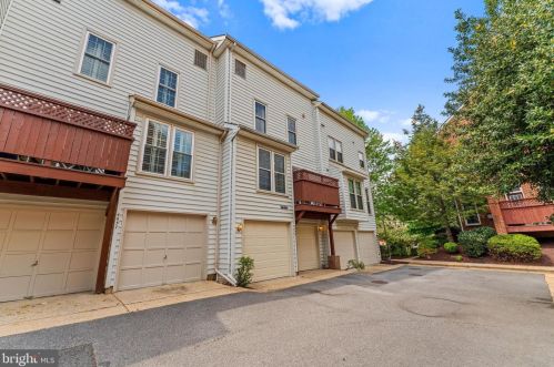 4659 Lambert Dr, Alexandria VA  22311-4942 exterior